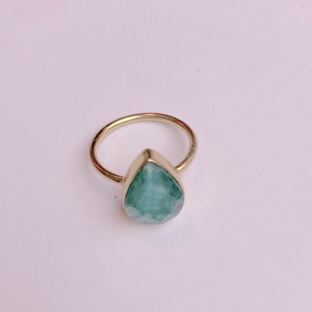 Teardrop gemstone ring